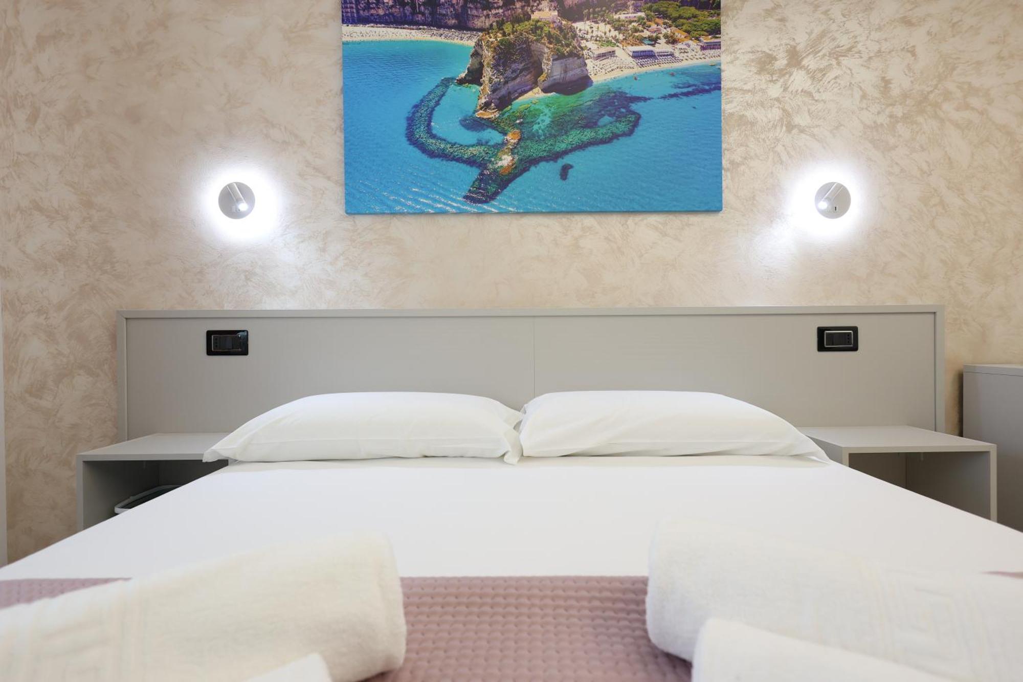 B&B Sunlight Tropea Buitenkant foto